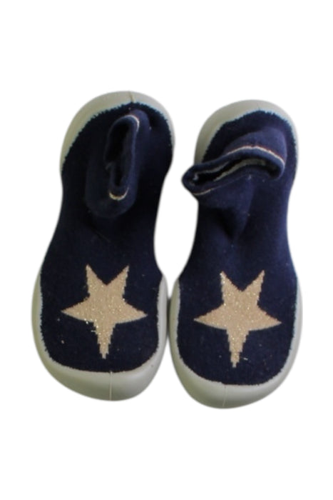 A Navy Slippers from Collegien in size 5T for neutral. (Back View)