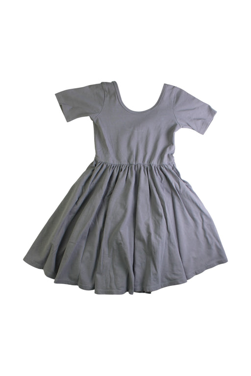 A Grey Short Sleeve Dresses from Alice + Ames in size 4T for girl. (Front View)
