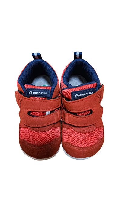 A Red Sneakers from Moonstar in size 3T for neutral. (Front View)