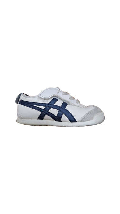 A White Sneakers from Onitsuka Tiger in size 3T for boy. (Back View)