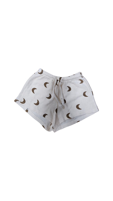 A White Shorts from Organic Zoo in size 2T for neutral. (Front View)