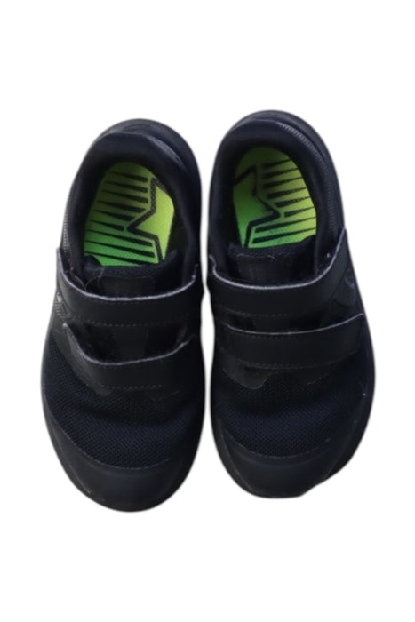A Navy Sneakers from Nike in size 4T for neutral. (Back View)