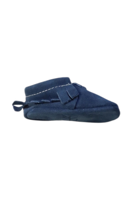 A Navy Booties from Freshly Picked in size 6-12M for neutral. (Front View)