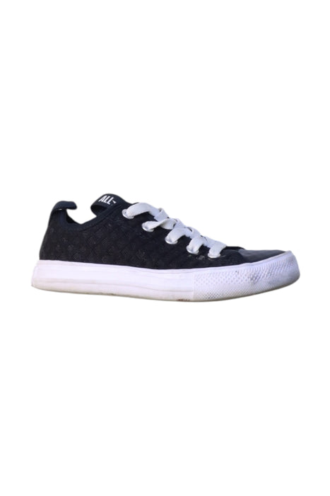 A Black Sneakers from Converse in size 5T for boy. (Front View)
