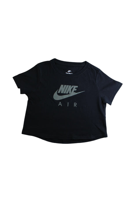 A Black Short Sleeve T Shirts from Nike in size 10Y for girl. (Front View)