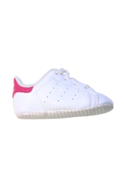 A White Sneakers from Adidas in size 3-6M for girl. (Front View)