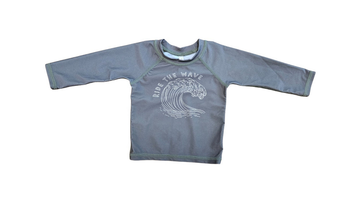 A Grey Rash Guards from Rylee + Cru in size 6-12M for boy. (Front View)