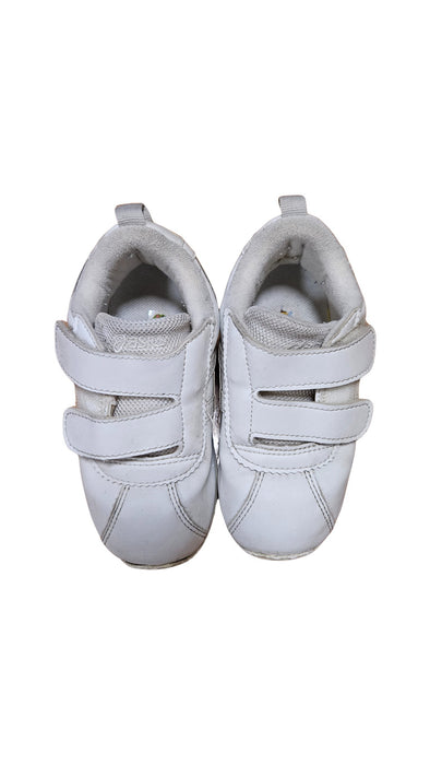 A White Sneakers from ASICS in size 3T for neutral. (Front View)
