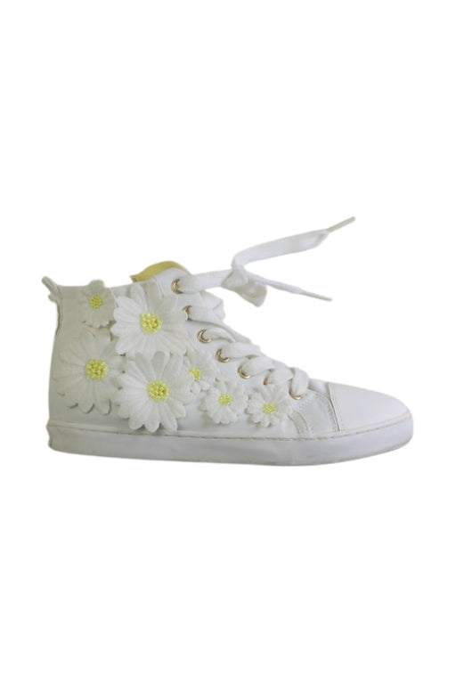 A White Sneakers from Geox in size 9Y for girl. (Front View)