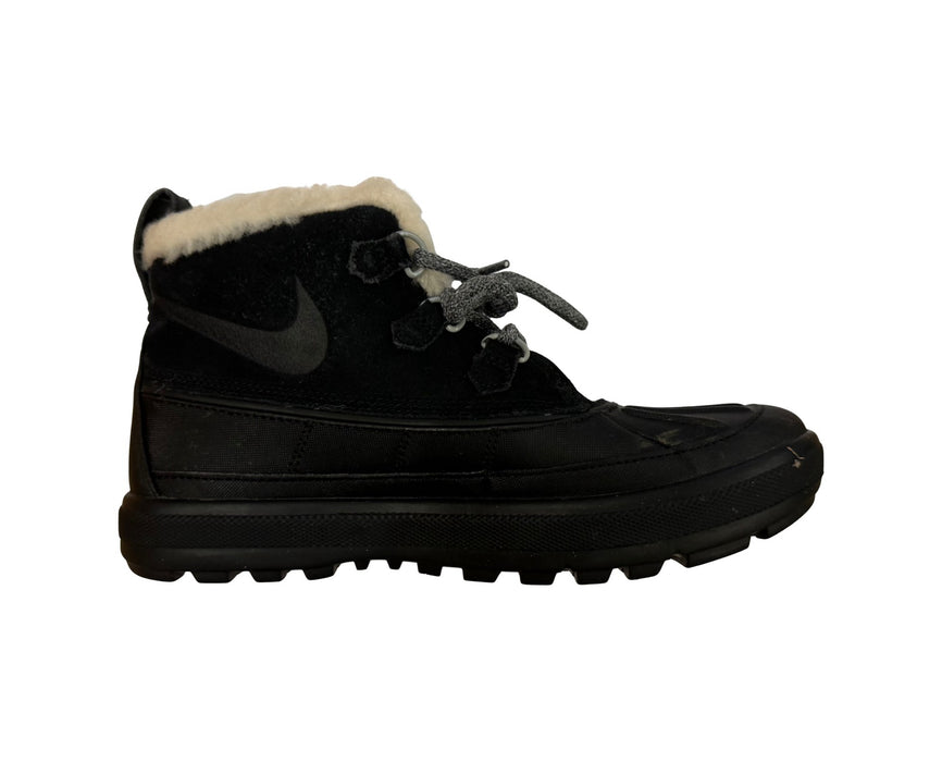A Black Winter Boots from Nike in size 12Y for neutral. (Back View)