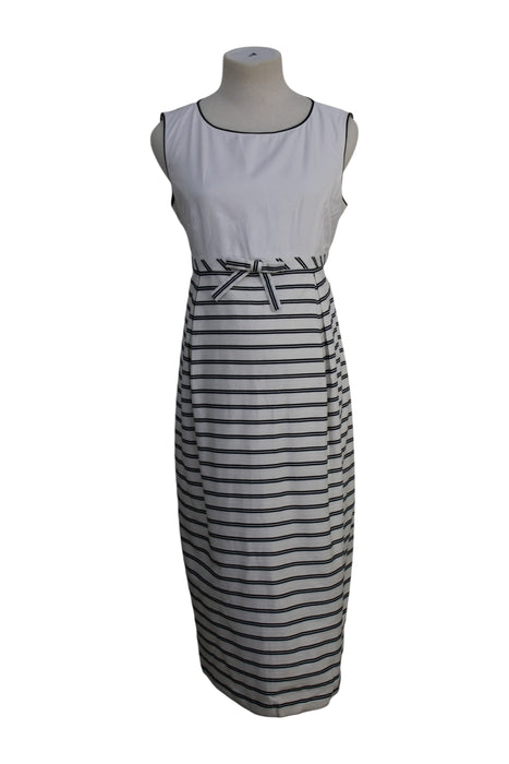 A White Sleeveless Dresses from Gennie's in size Maternity-M for maternity. (Front View)