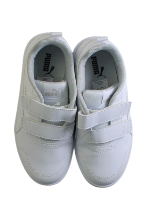 A White Sneakers from Puma in size 7Y for neutral. (Back View)