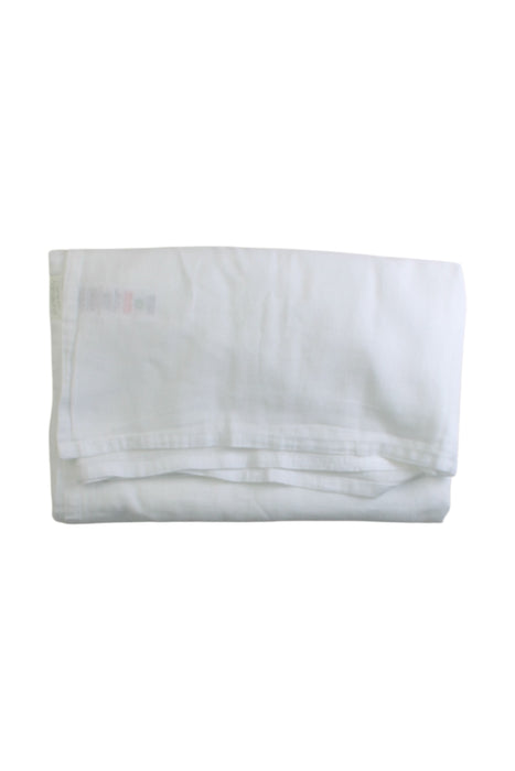 A White Blankets from purebaby in size O/S for neutral. (Back View)