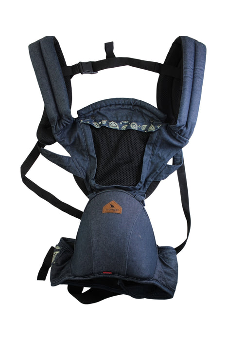 A Navy Baby Carriers from i-Angel in size 3-6M for neutral. (Back View)