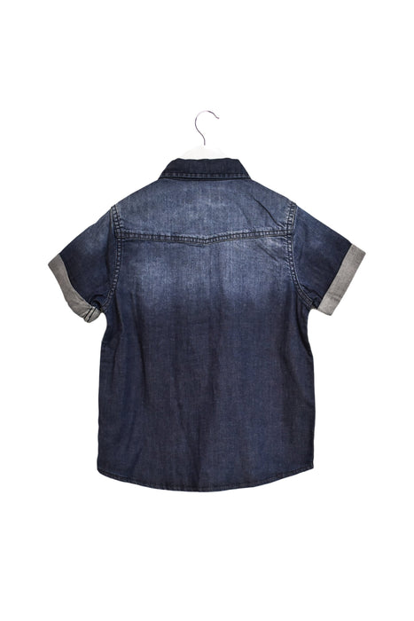 A Navy Shirts from Chickeeduck in size  for boy. (Back View)