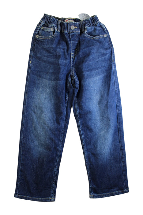 A Blue Jeans from Levi's in size 7Y for girl. (Front View)