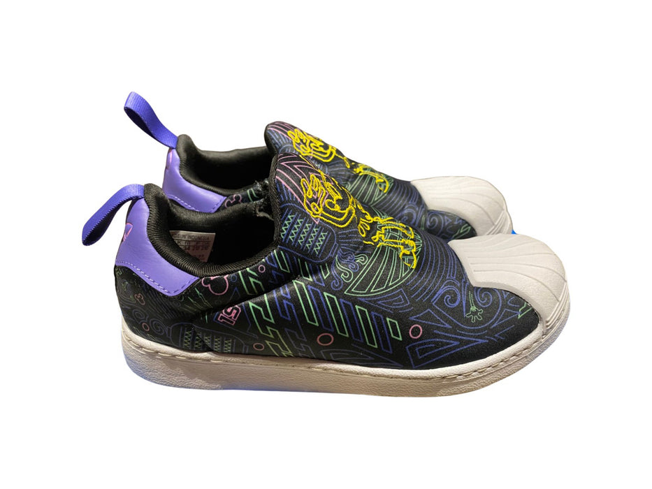 A Black Sneakers from Adidas in size 9Y for neutral. (Front View)