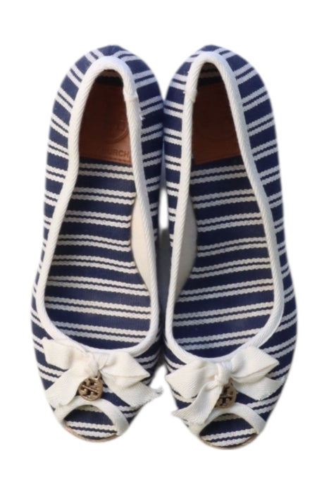 A Navy Espadrilles from Tory Burch in size 10Y for girl. (Back View)