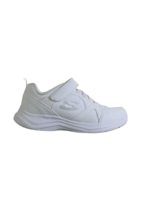 A White Sneakers from Skechers in size 5T for neutral. (Front View)
