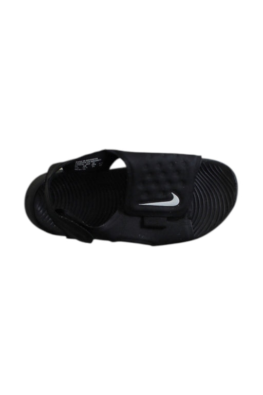 A Black Sandals from Nike in size 6T for boy. (Front View)