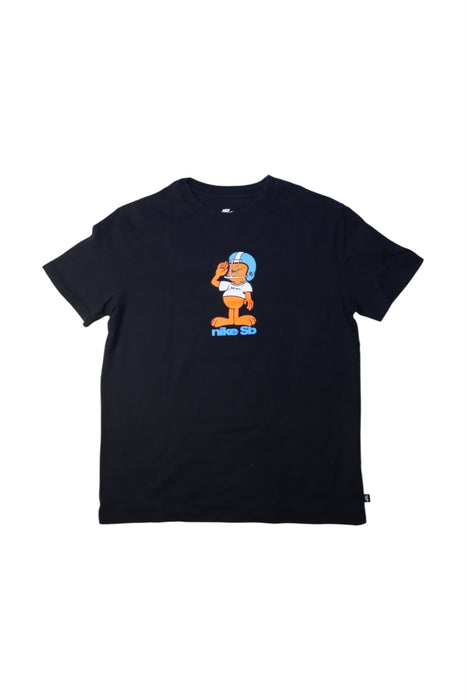 A Black Short Sleeve T Shirts from Nike in size 10Y for boy. (Front View)