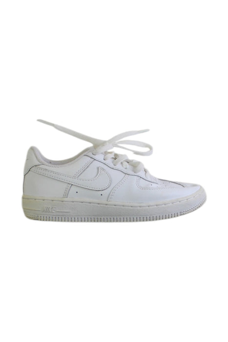 A White Sneakers from Nike in size 6T for neutral. (Front View)