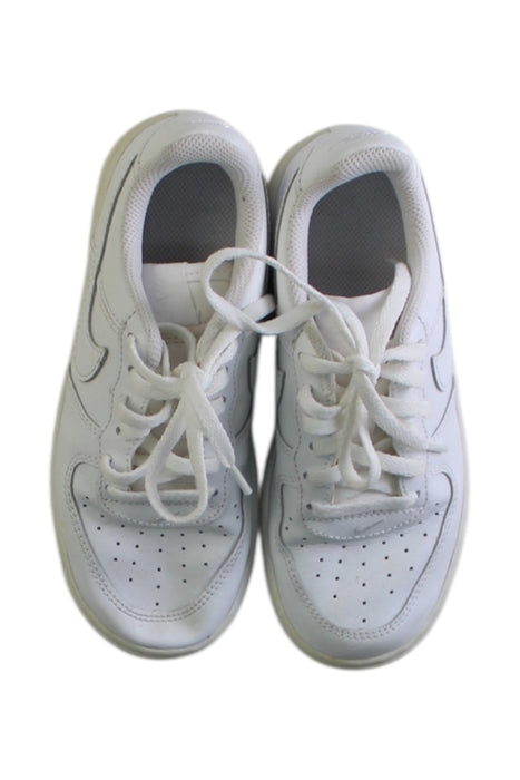 A White Sneakers from Nike in size 6T for neutral. (Back View)