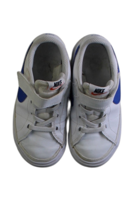 A White Sneakers from Nike in size 4T for boy. (Back View)