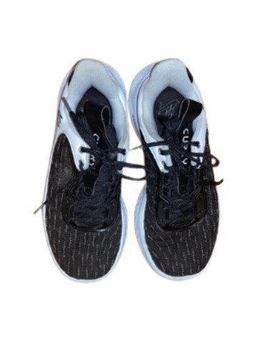 A Black Sneakers from Under Armour in size 12Y for boy. (Front View)