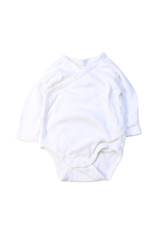 A White Long Sleeve Bodysuits from Mori in size 0-3M for neutral. (Front View)