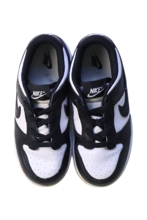 A White Sneakers from Nike in size 4T for boy. (Back View)