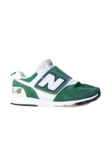 A Green Sneakers from New Balance in size 3T for neutral. (Front View)