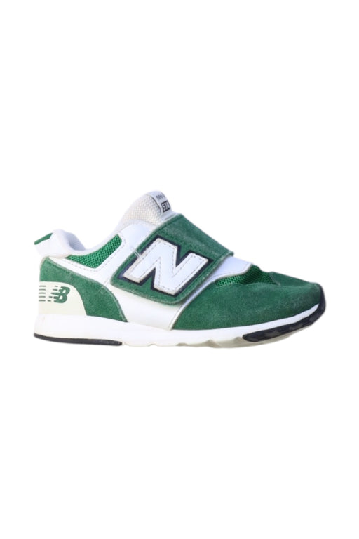 A Green Sneakers from New Balance in size 3T for neutral. (Front View)