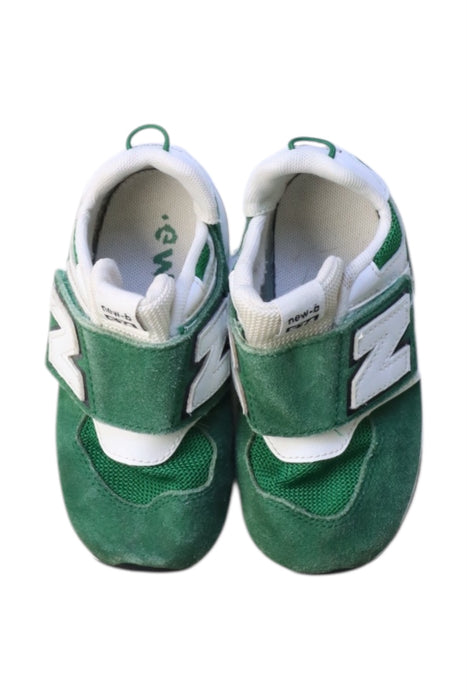 A Green Sneakers from New Balance in size 3T for neutral. (Back View)
