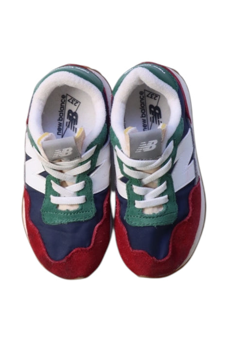 A Multicolour Sneakers from New Balance in size 4T for neutral. (Back View)