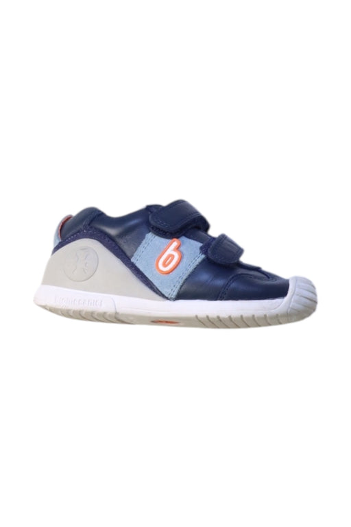 A Navy Sneakers from Biomecanics in size 18-24M for neutral. (Front View)