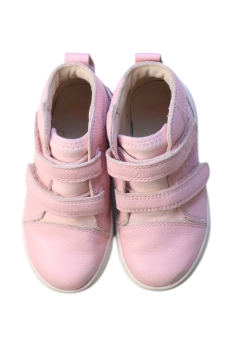 A Pink Sneakers from UGG in size 4T for girl. (Back View)