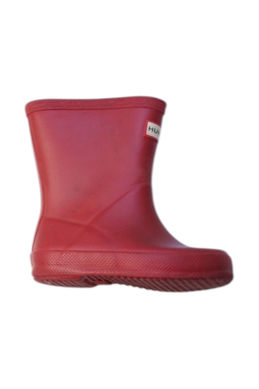 A Red Rain Boots from Hunter in size 18-24M for neutral. (Front View)