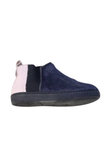 A Navy Booties from Dior in size 3T for girl. (Front View)