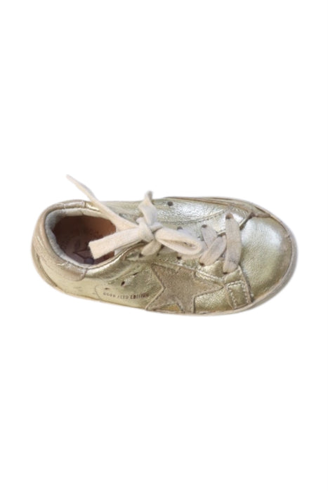 A Gold Sneakers from Golden Goose Bonpoint in size 18-24M for girl. (Front View)