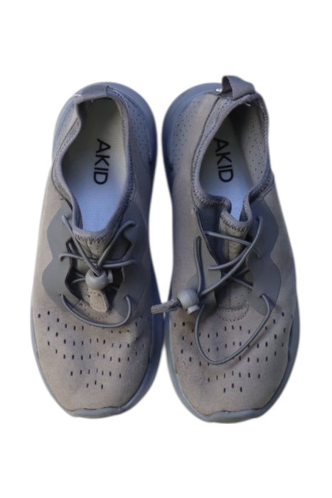 A Grey Sneakers from AKID in size 7Y for neutral. (Back View)