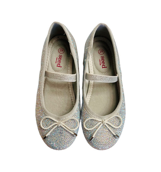 A Silver Flats from Seed in size 5T for girl. (Front View)