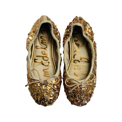 A Gold Flats from Sam Edelman in size 6T for girl. (Front View)