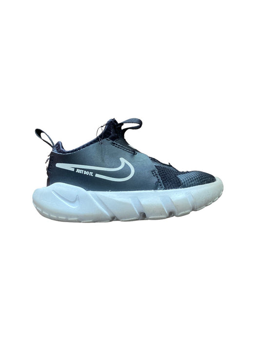 A Grey Sneakers from Nike in size 18-24M for boy. (Front View)