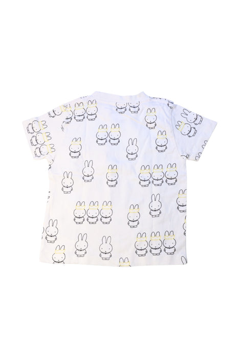 A White Short Sleeve T Shirts from Graniph in size 2T for neutral. (Back View)