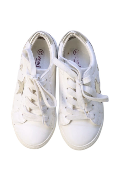 A White Sneakers from Seed in size 6T for girl. (Back View)