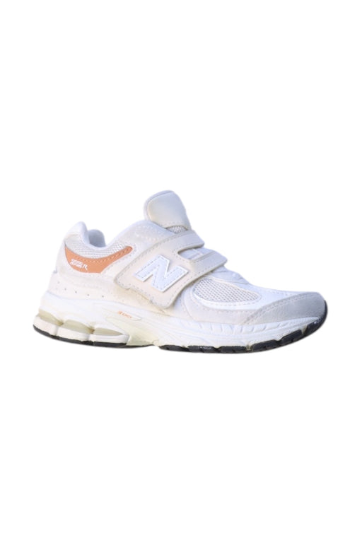 A White Sneakers from New Balance in size 6T for neutral. (Front View)