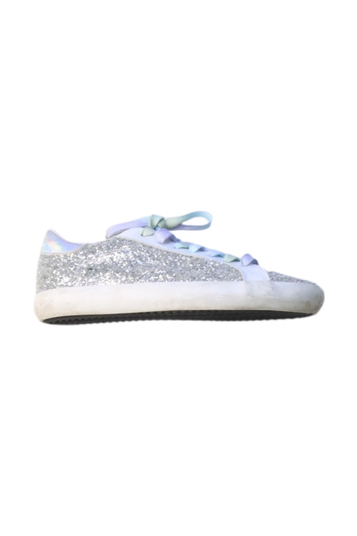 A Silver Sneakers from Sam Edelman in size 7Y for girl. (Front View)