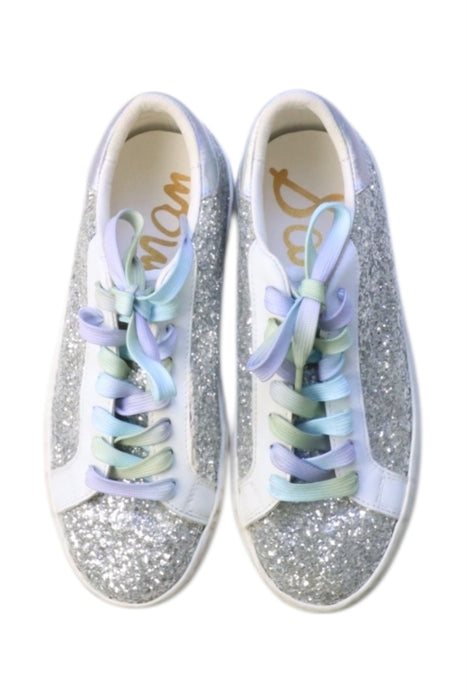 A Silver Sneakers from Sam Edelman in size 7Y for girl. (Back View)