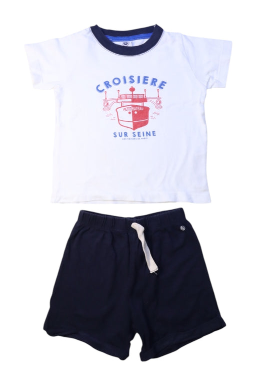 A White Shorts Sets from Petit Bateau in size 3T for boy. (Front View)